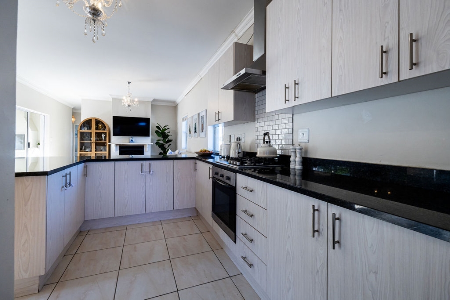 3 Bedroom Property for Sale in Dennegeur Western Cape